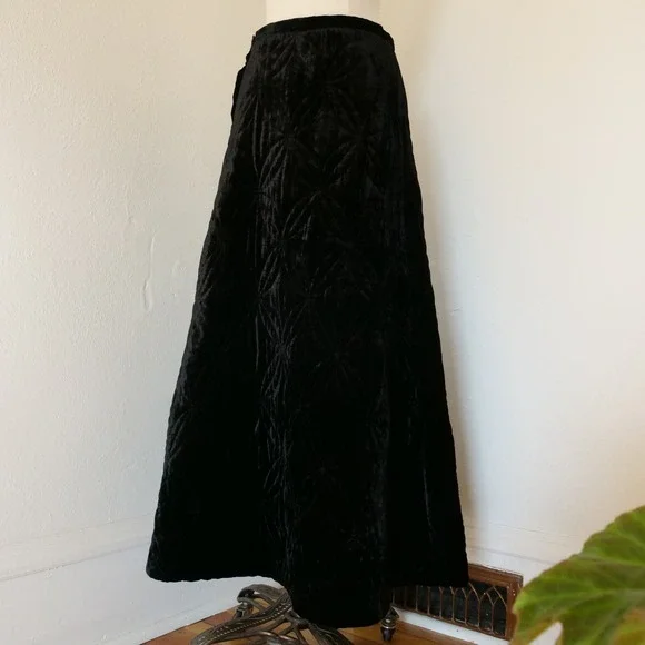 Gorgeous 90s GHOST quilted black velvet maxi skirt - Picture 5 of 8